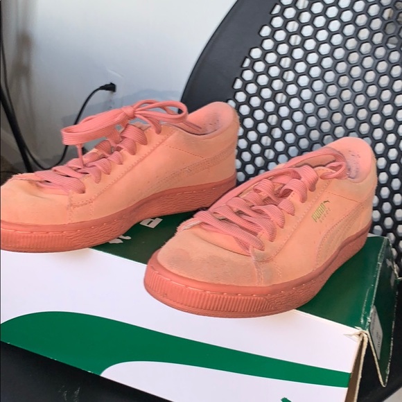 pink pumas